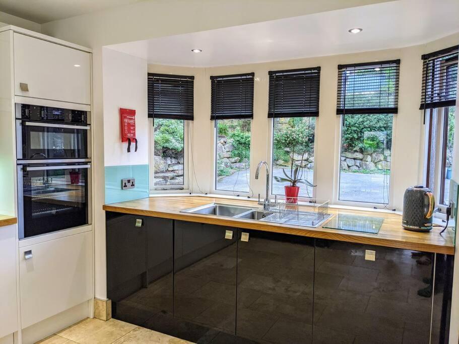 Detached 4 Bedroom Luxury Home 할리팩스 외부 사진